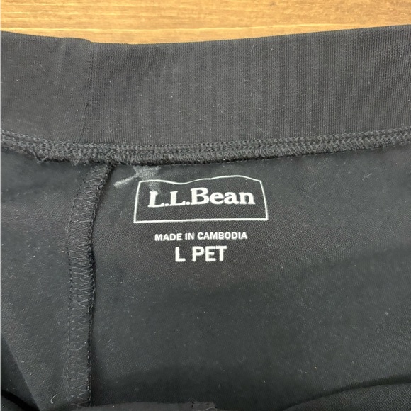 L.L. Bean Women’s Black Leggings - Picture 3 of 3
